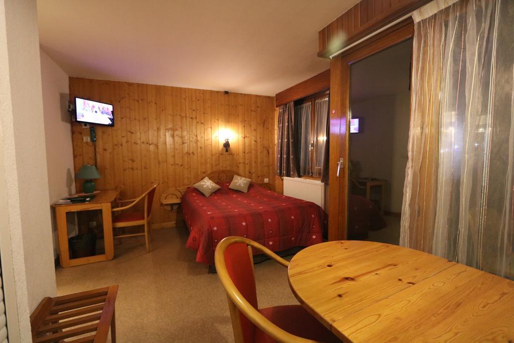 Chris-Tal Hotel Les Houches Exterior photo