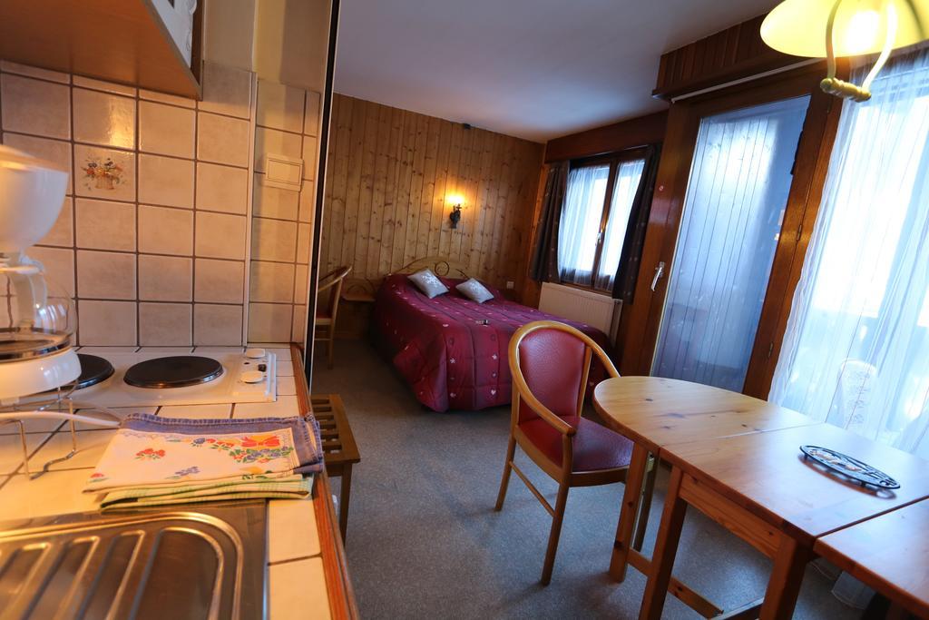 Chris-Tal Hotel Les Houches Exterior photo